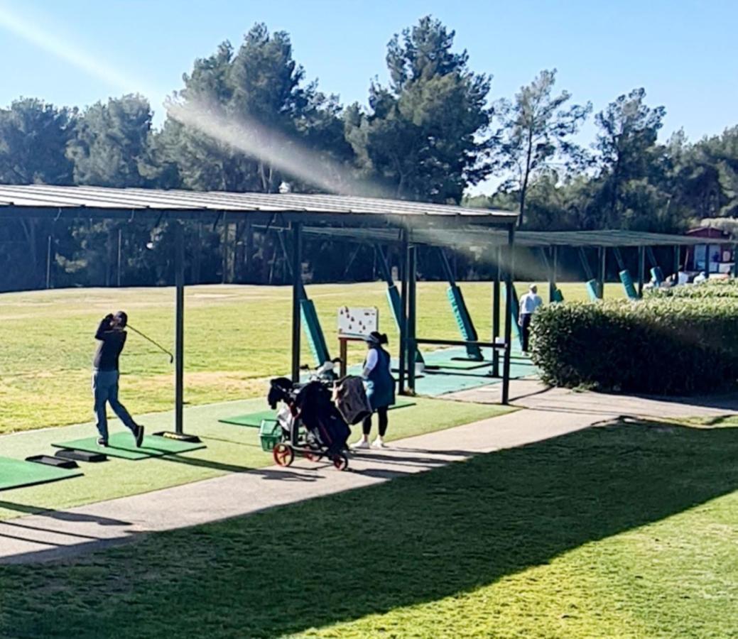 Hameau Des Amandiers Vue Mer - Piscine, Golf Et Tennis Prive 滨海圣西尔 外观 照片